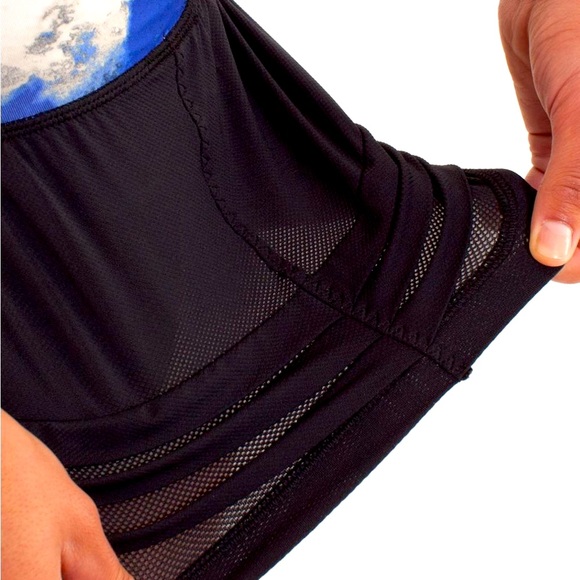 BNWOT Lululemon Breath Of Fire Skirt
Black / Milky Way Multi Print.
Size 4. - Picture 4 of 8